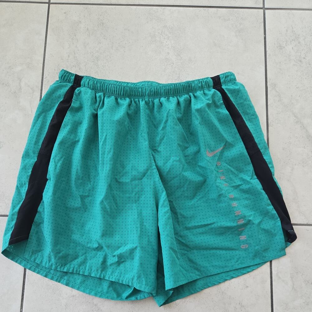 Nike Running Shorts Mens sz L Lightweight